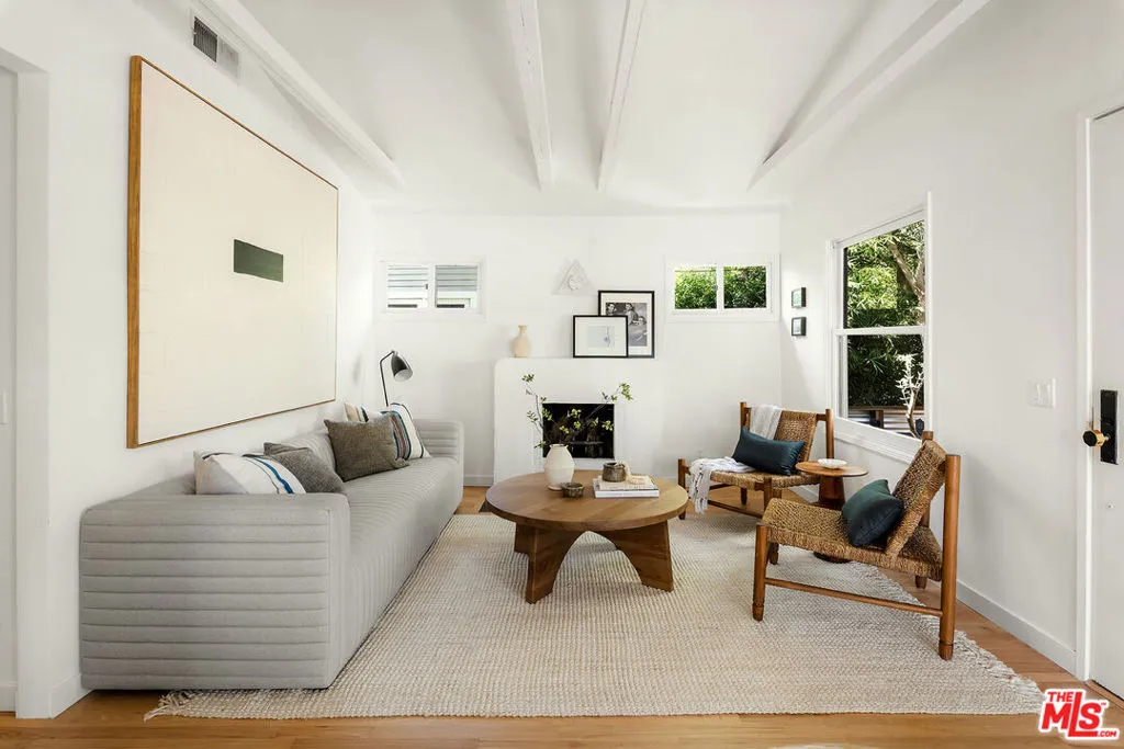 1104 Nowita Place, Venice, California 90291 home-pic-2